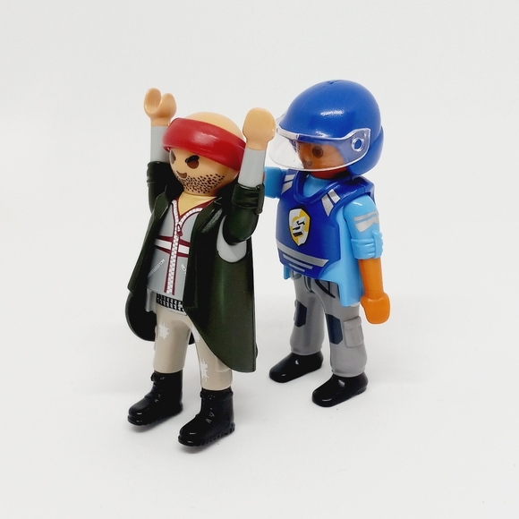 Playmobil - Thief With Swat Team Member 2 Piece Set - Picture 2 of 8